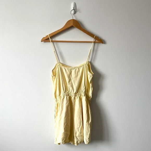 Aritzia Sunday Best Linen Lyocell Blend Makenna Romper Pastel Yellow Sz Medium - Picture 4 of 7